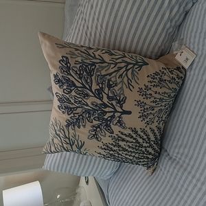 Pottery Barn crewel embroidered 24x24 pillow cover